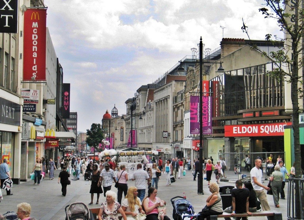 Northumberland Street, Northumberland Street Newcastle, old Northumberland Street, geordies on Northumberland Street, Newcastle shopping, Newcastle shopping street, hmv Newcastle, hmv northumberlan Street, Eldon square, Newcastle City Centre, Newcastle City Centre shopping 